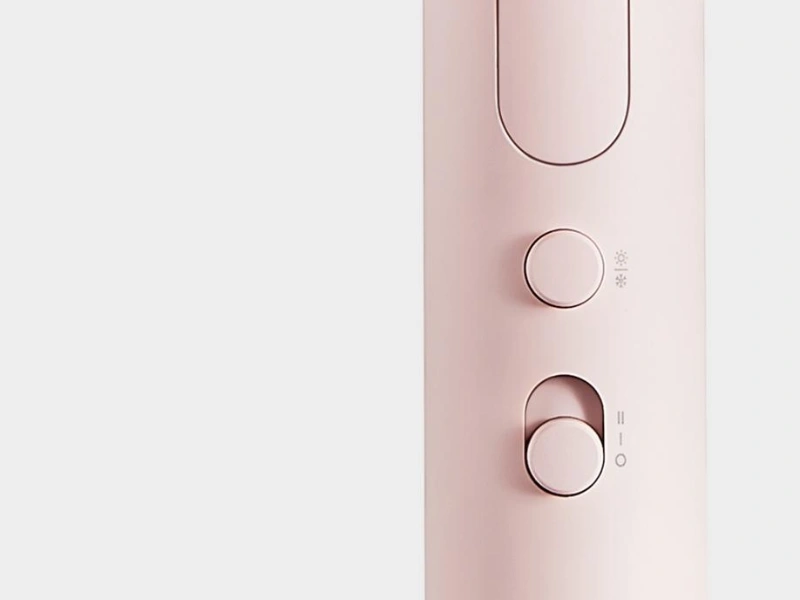 Xiaomi H101 má ovládanie zabudované na rukoväti.
