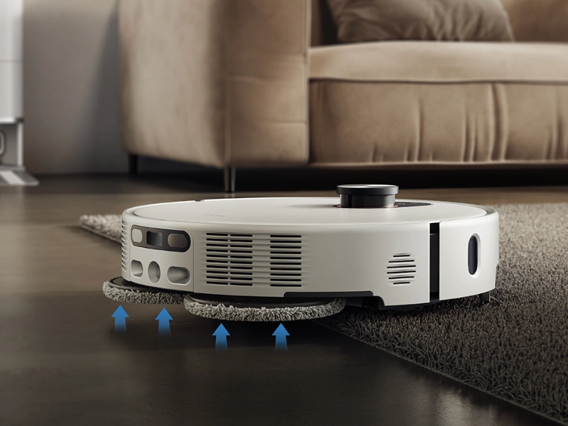 Vysávač Xiaomi Robot Vacuum 5 pri detekcii kobercov automaticky dvihne mopy o 15 mm.