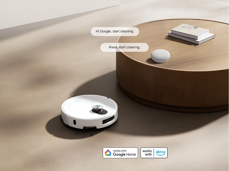 Stačí vysloviť príkaz cez Amazon Alexa alebo Google Asistenta a vysávač Xiaomi Robot Vacuum 5 sa pustí do upratovania.
