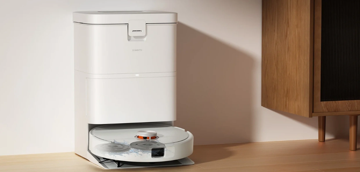 All-in-one stanica vys&aacute;vača Xiaomi Robot Vacuum H50 mop automaticky vyperie a usu&scaron;&iacute;.