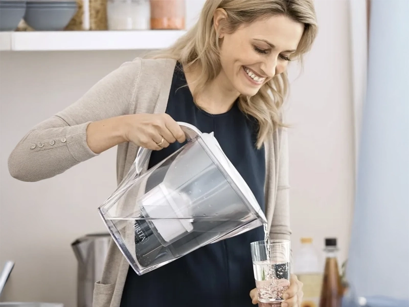 Brita_Marela_XL_biela_vodaň