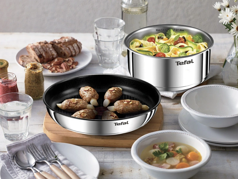 S&uacute;prava riadu Tefal Ingenio L897S374 je z prvotriednej nehrdzavej&uacute;cej ocele.