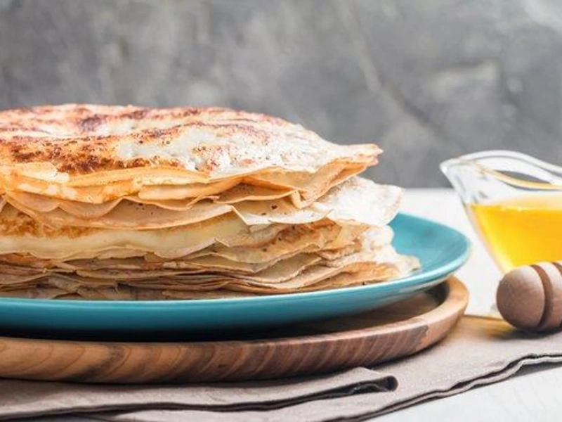 Povrch Mineralia+ na panvici Tefal G2813872 umožňuje zdrav&scaron;ie varenie s minimom tuku.