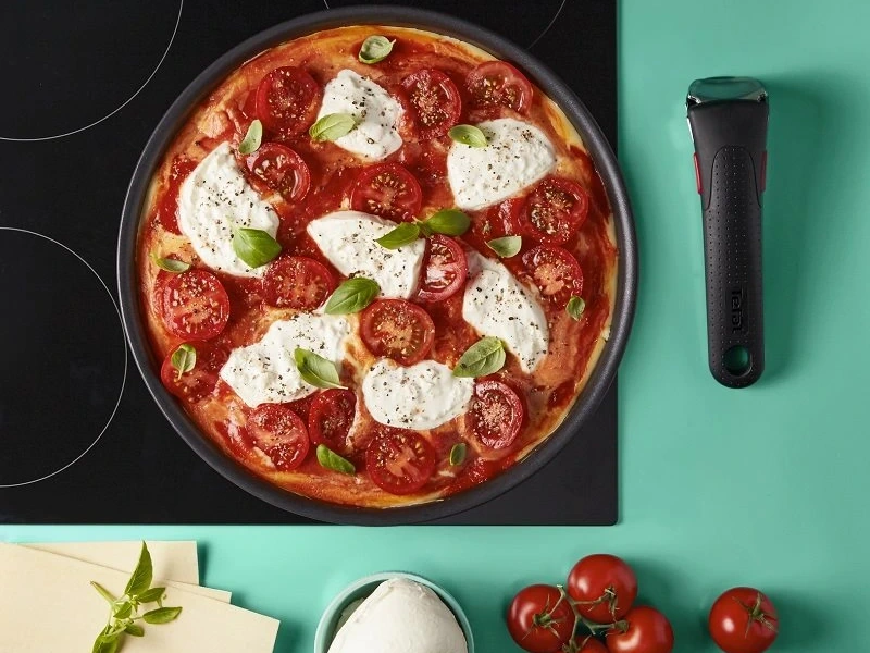 Dno panvice Tefal Ingenio Emotion L8970674 zaisťuje r&yacute;chle a rovnomern&eacute; varenie.