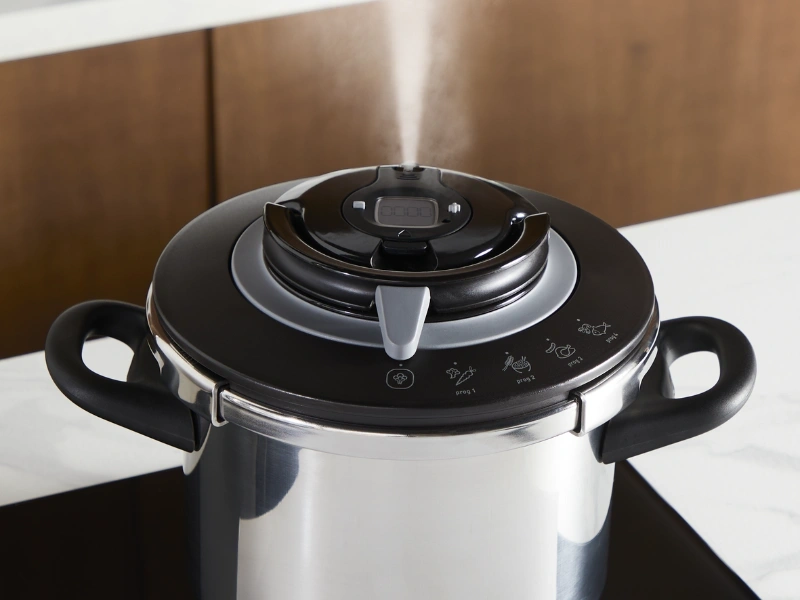 S tlakovým hrncom Tefal CLIPSO+ CHEF P4550632 navaríte až 2-krát rýchlejšie.