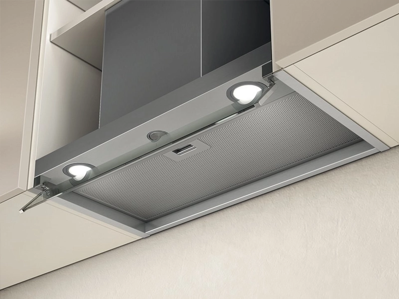 Vstavaný odsávač pár Elica Boxin.