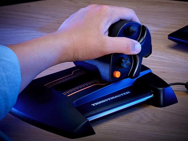 Thrustmaster_TWCS_throttle ergonomický dizajn
