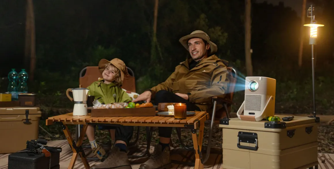 Doprajte si vlastné kino kdekoľvek vďaka batérii v projektore Yaber T2 Plus