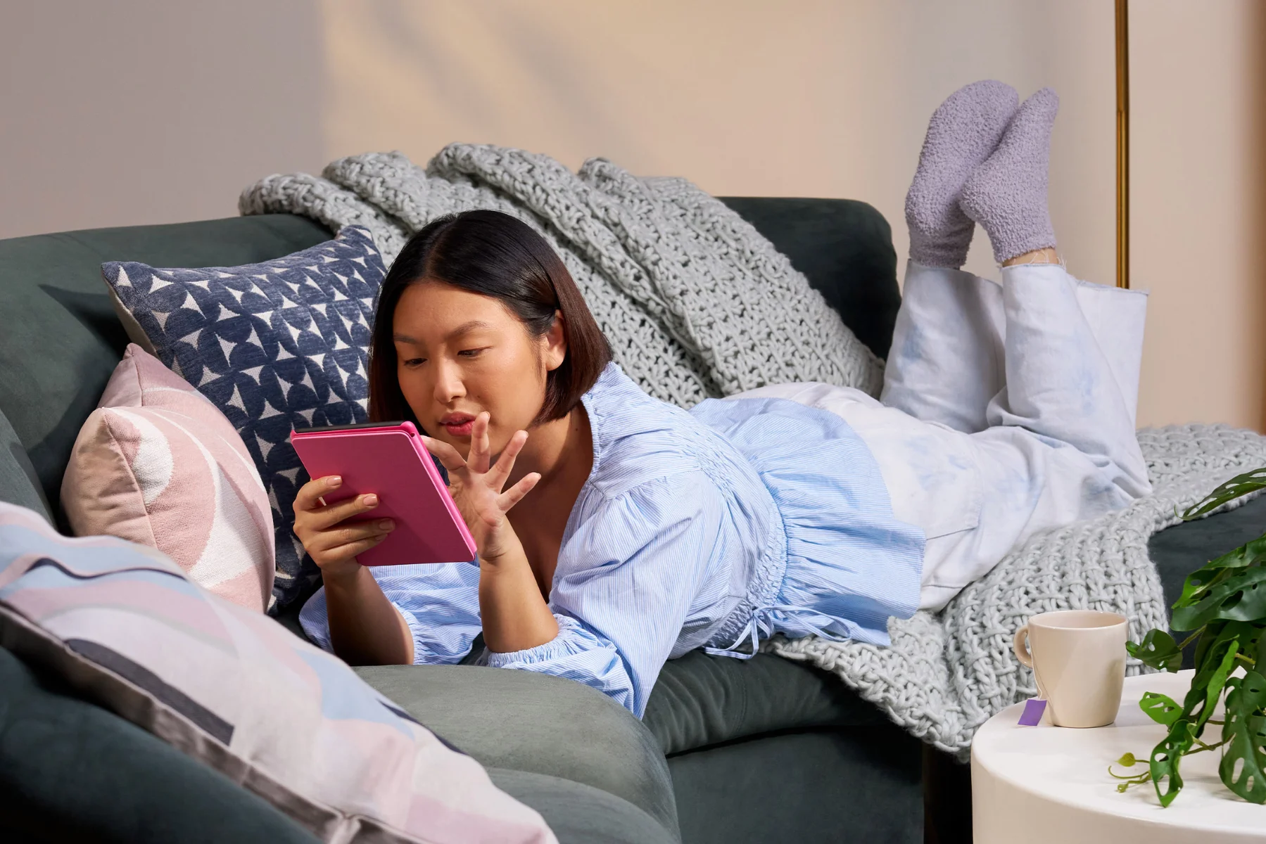 Čítačka elektronických kníh Amazon Kindle Paperwhite Raspberry osvetlenie