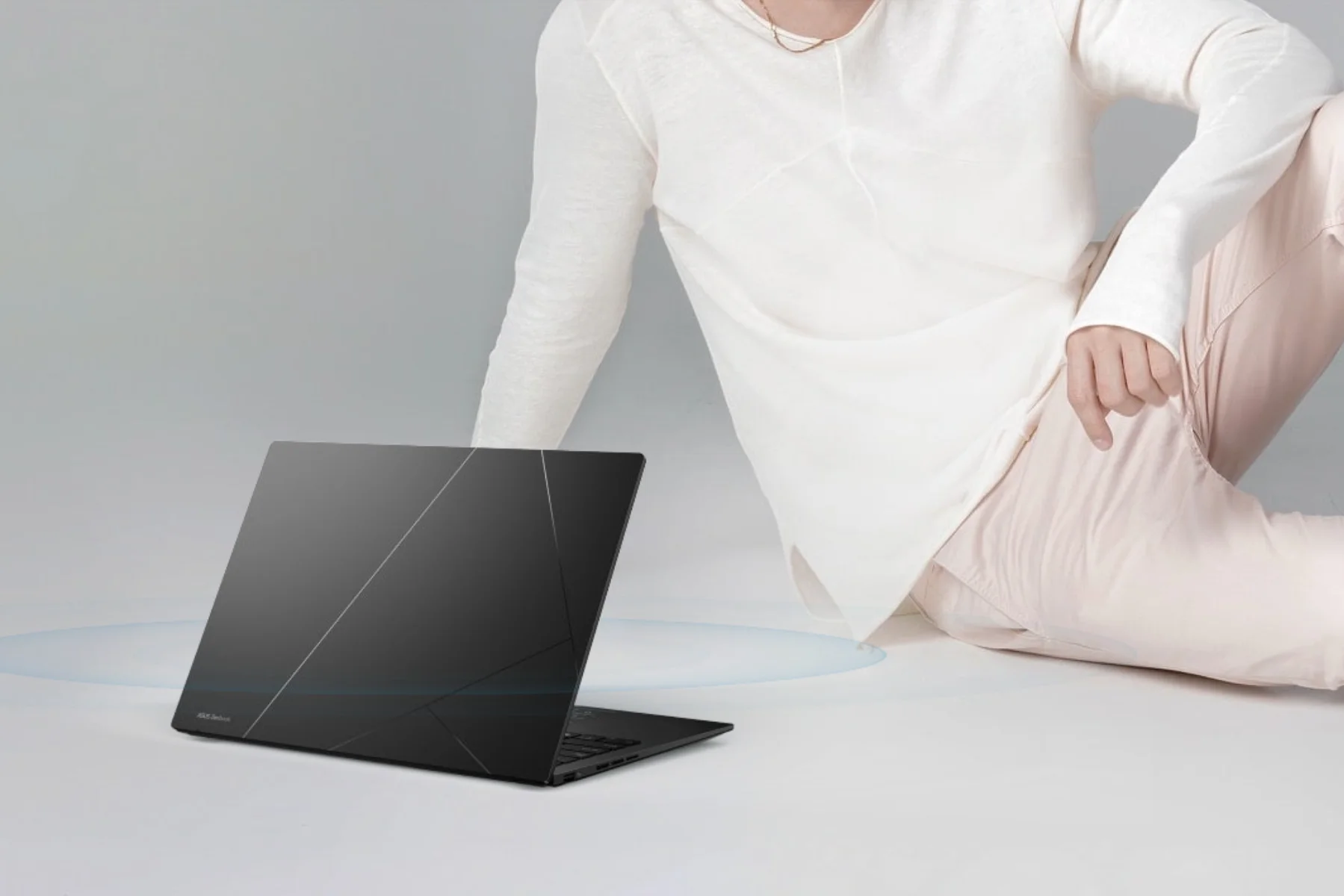 Notebook Asus Zenbook 14 UX3405CA-OLED238W zvuk audio booster