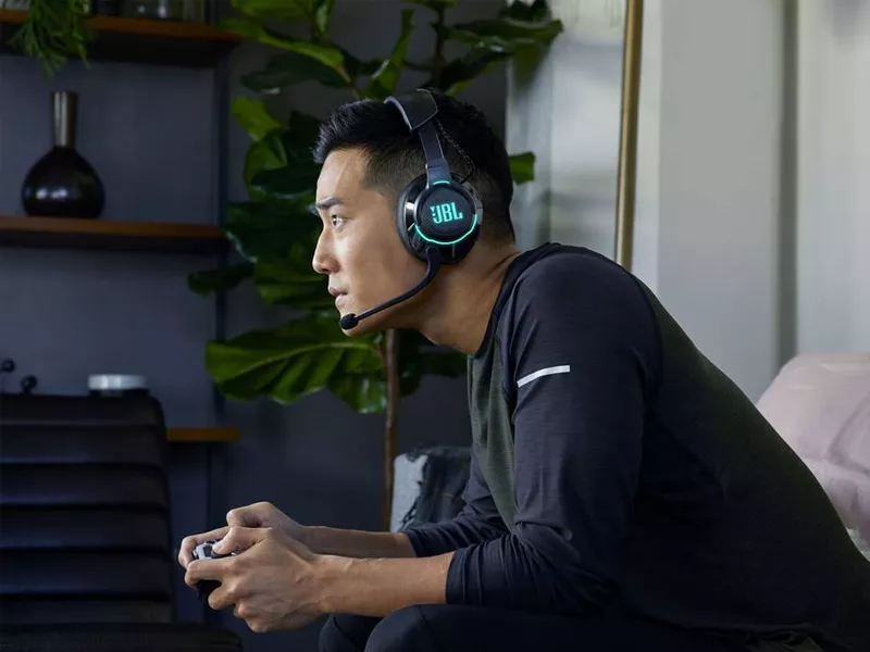 JBL_Quantum_810_gamer