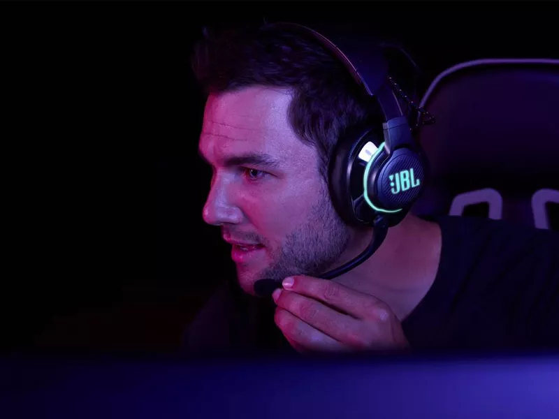 JBL_Quantum_810_gamer