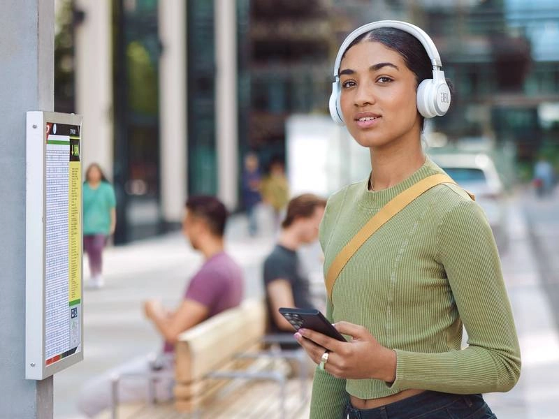 Slúchadlá JBL Live 670NC.