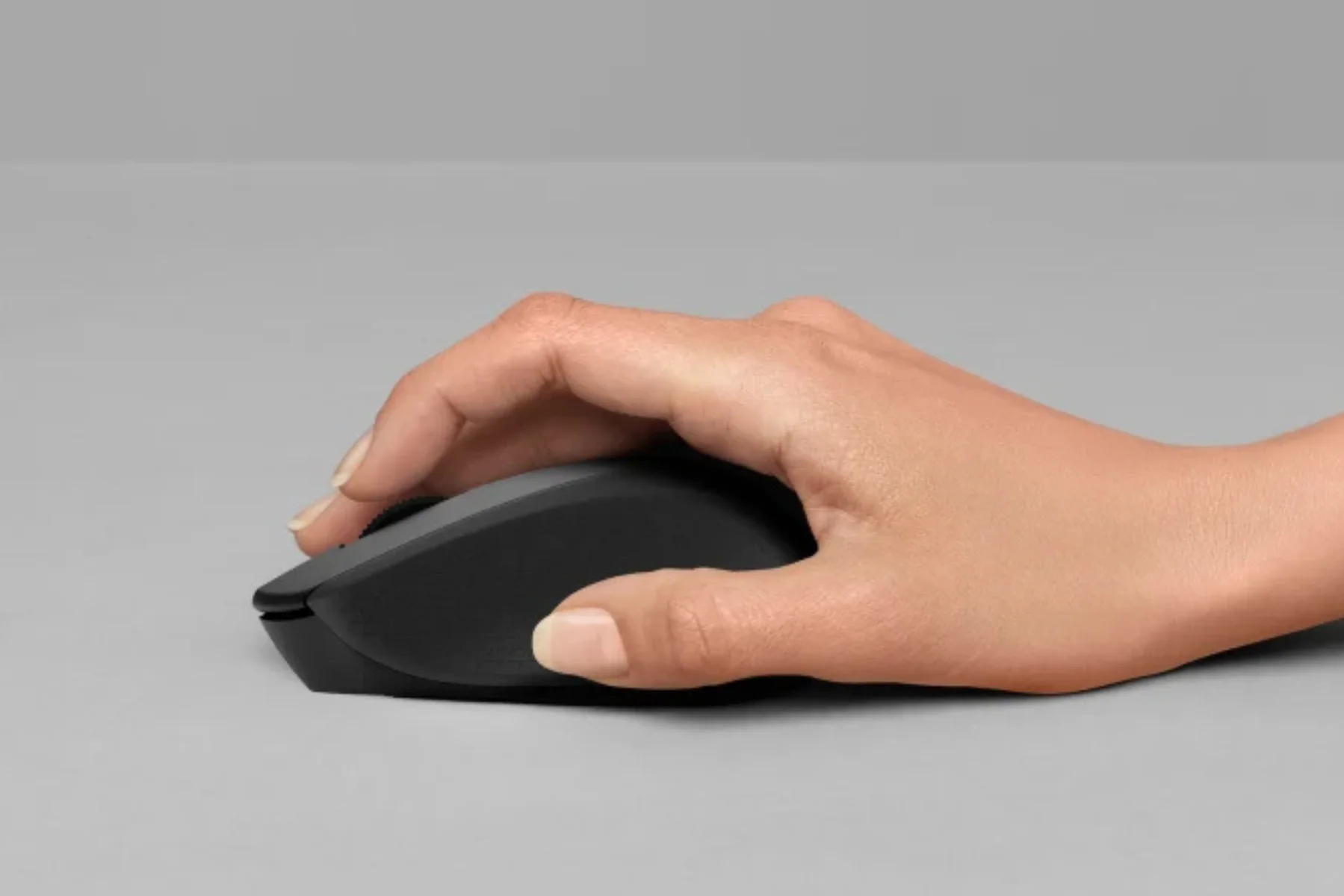 Bezdr&ocirc;tov&aacute; my&scaron; Logitech M280 Black pohodlie
