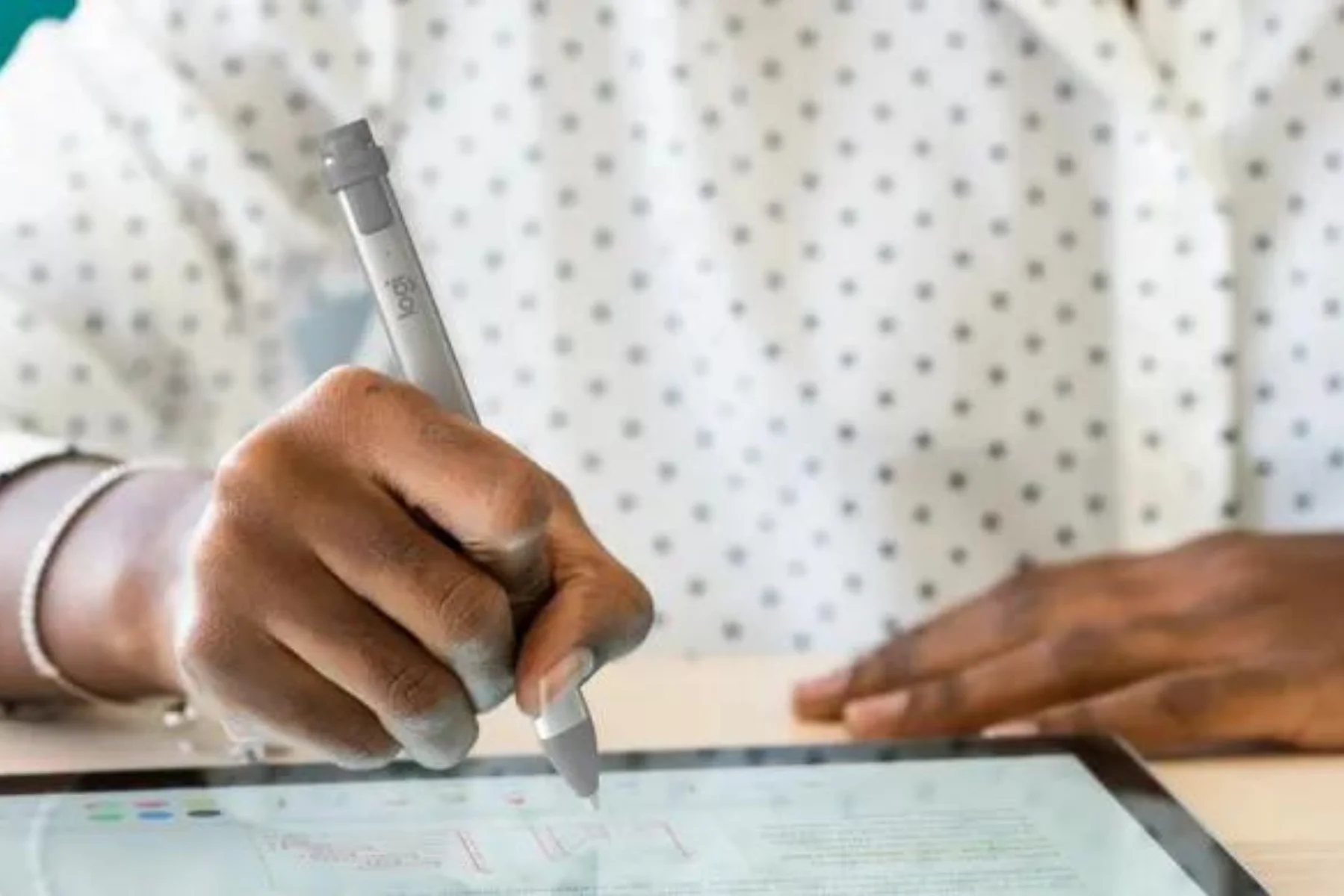 Logitech Crayon pencil - digitálne pero pre iPad zvysenie produktivity