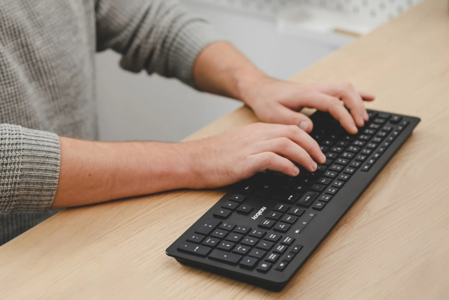 Bezdrôtová klávesnica Niceboy OFFICE K10 Comfort specialny dizajn klavesov