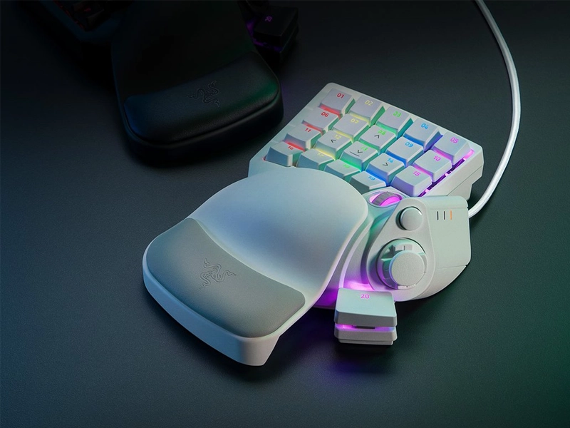 Razer_Tartarus_Pro_gaming_keypad white