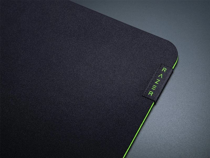 razer_gigantus_v2_medium_podlozka_pod_mys povrch