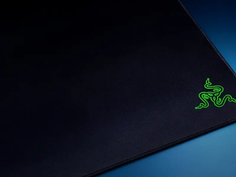 Razer_gigantus_podlozka_pod_mys povrch