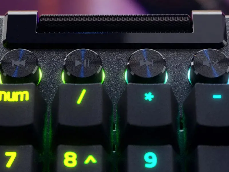 Multifunkčn&yacute; roller a 4 tlačidl&aacute; m&eacute;di&iacute;