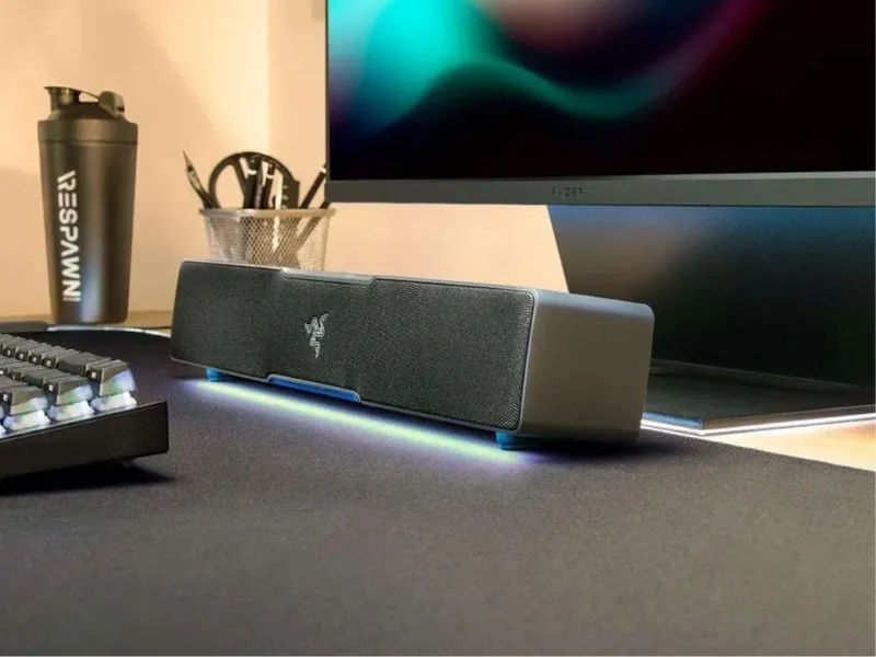 PC soundbar a subwoofer s viacerými ovládačmi