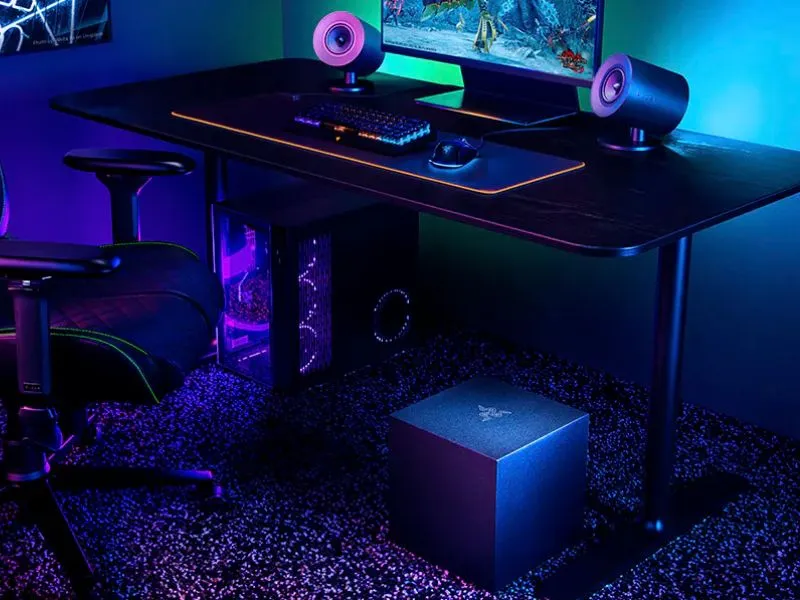 Subwoofer smerujúci nadol s 5,5" meničom