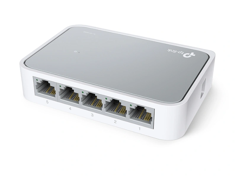 Rýchly ethernetový prepínač TL-SF1005D disponuje 5 automaticky vyjednávajúcimi portmi RJ45 s rýchlosťou 10/100 Mbps.