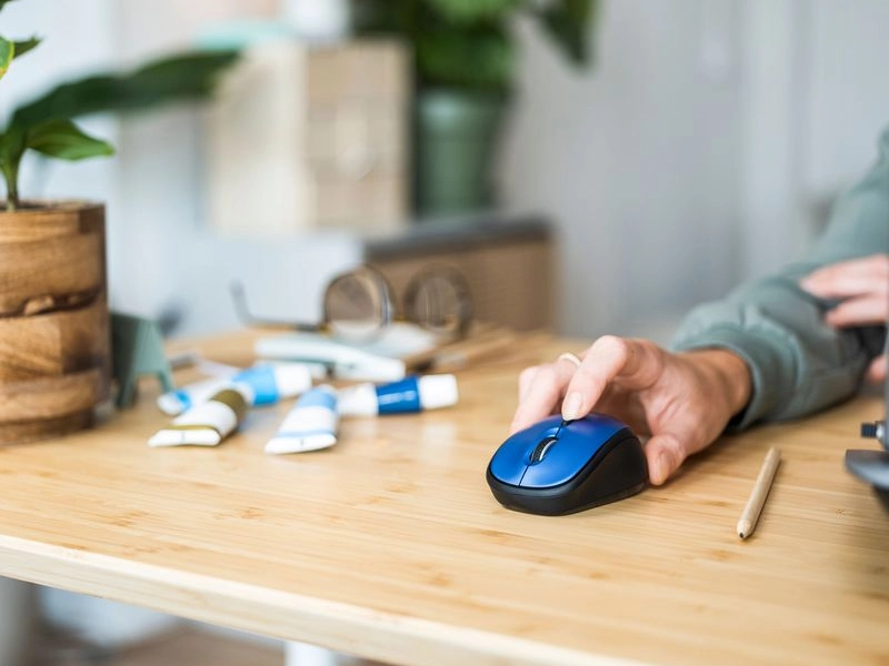 Trust_Yvi_Silent_eco_blue dpi