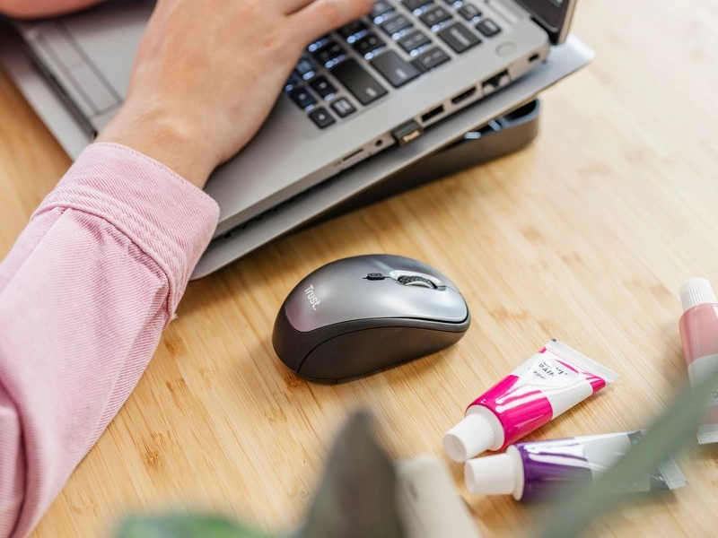 Trust_Yvi_Silent_eco_black dlhá výdrž