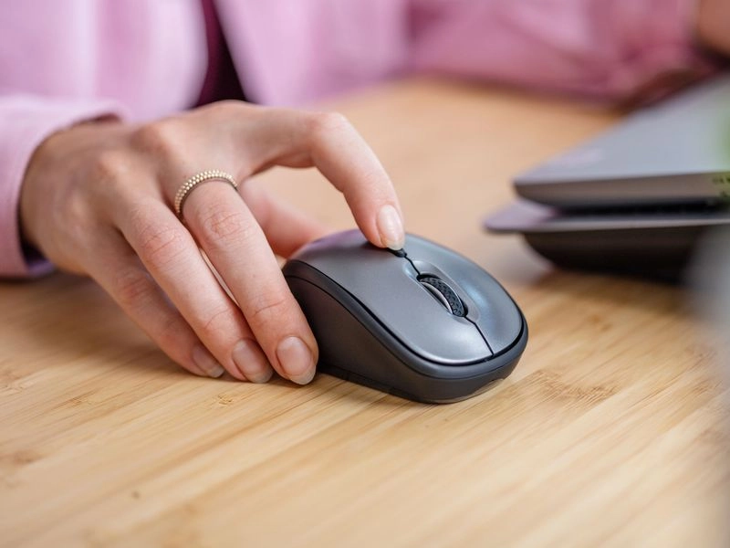 Trust_Yvi_Silent_eco_black dpi