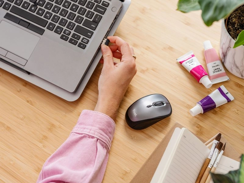 Trust_Yvi_Silent_eco_black voľnosť