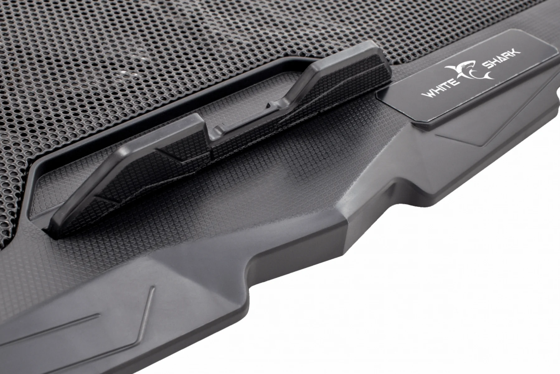 Chladiaca podložka WHITE SHARK ICE WARRIOR nastavitelne uhly dizajn