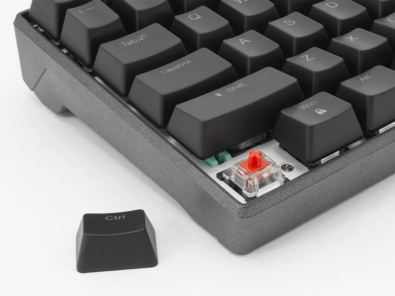 Whiteshark_katana_rgb cervené switche