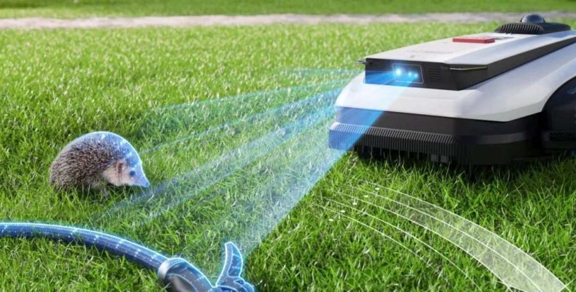 Spoľahnite sa na technol&oacute;giu AIVI&reg; 3D, ktor&aacute; pomocou umelej inteligencie, AI kamery a 3D ToF LiDARu identifikuje prek&aacute;žky, ktor&yacute;m sa kosačka Goat A3000 LiDAR PRO n&aacute;sledne vyhne.