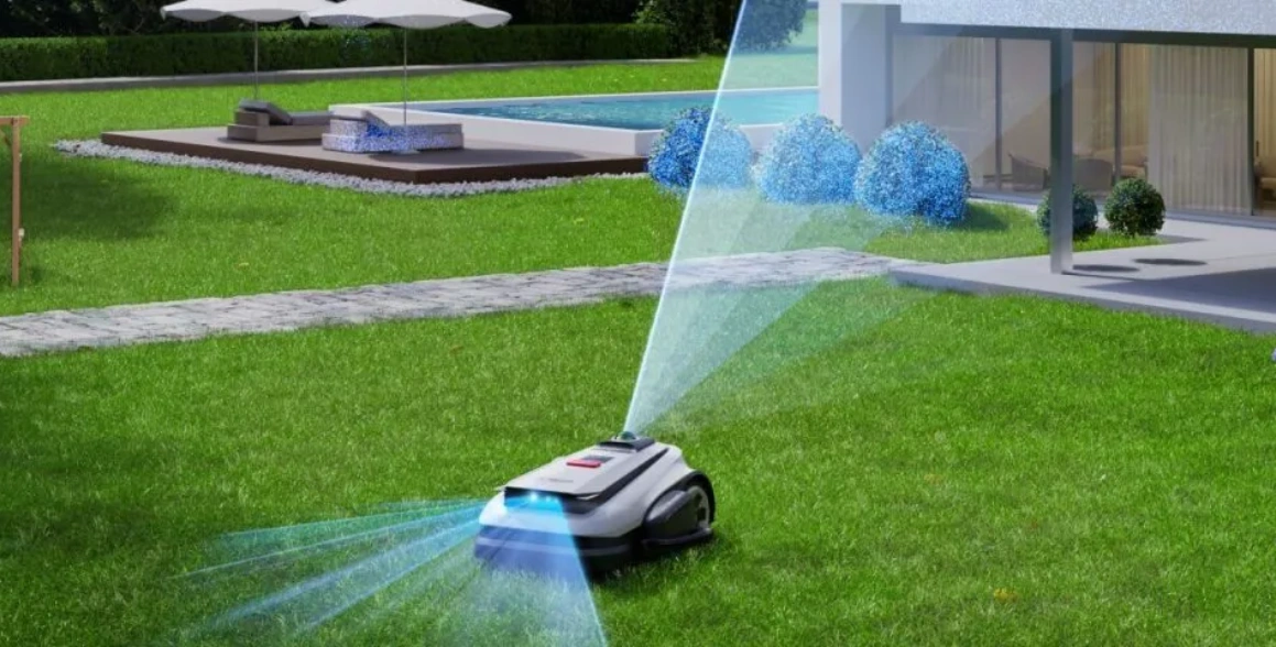 Pokročil&aacute; navig&aacute;cia HoloScope&trade; 360 s 360&deg; du&aacute;lny 3D LiDAR a AI kamerou zabezpečia presnosť 2 cm a inteligentn&eacute; kosenie kosačky RTK Goat A3000 LiDAR PRO aj v zložit&yacute;ch ter&eacute;noch.