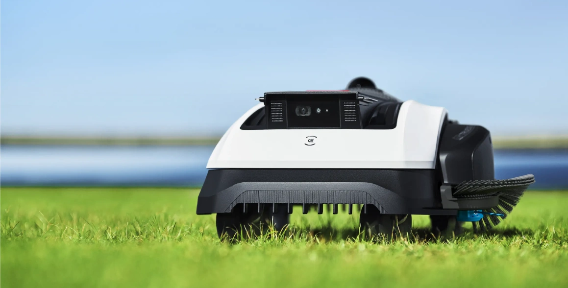 Robotick&aacute; kosačka GOAT O1200 LiDAR PRO udrž&iacute; v&aacute;&scaron; tr&aacute;vnik v perfektnom stave vďaka mulčovaniu.