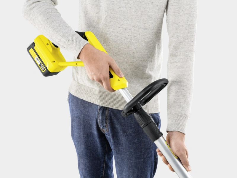 S&uacute;časťou kosačky K&auml;rcher LTR 18-30 Battery je teleskopick&aacute; n&aacute;sada a ergonomick&aacute; rukov&auml;ť.