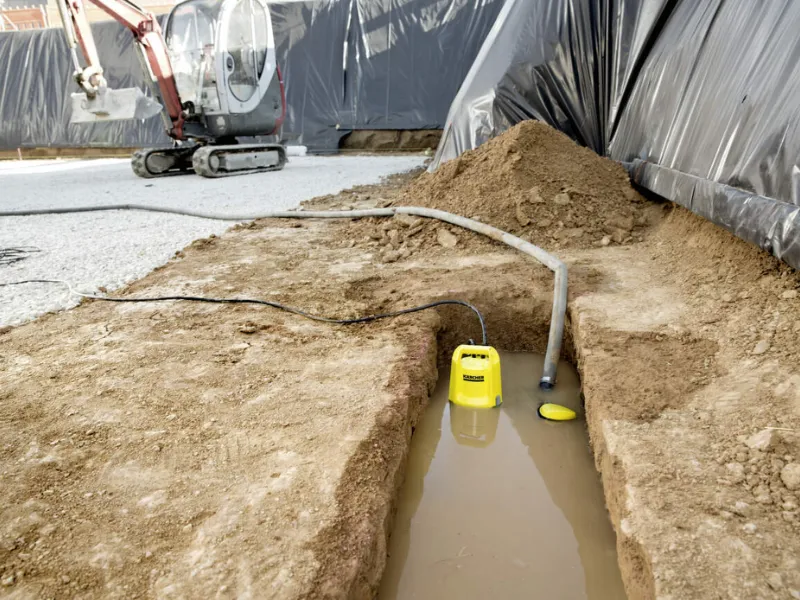 Plavák čerpadla SP 9.500 dirt sa stará o automatickú prevádzku čerpadla na základe výšky hladiny vody.