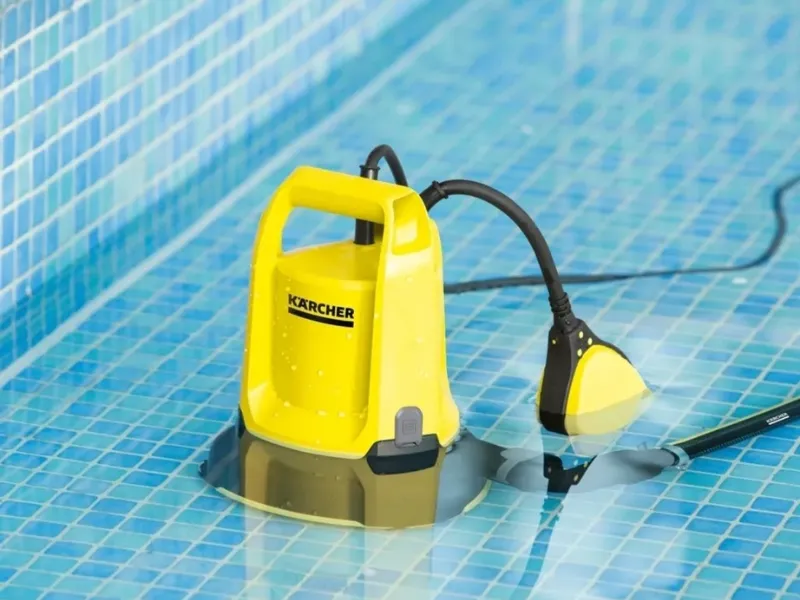 Plavák čerpadla SP 9.000 Flat sa stará o automatickú prevádzku čerpadla na základe výšky hladiny vody.