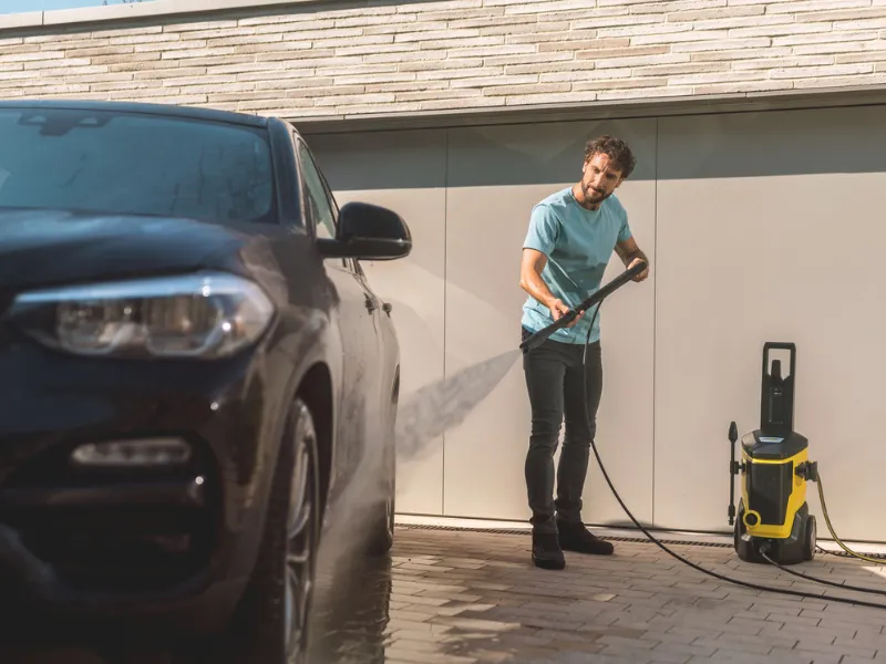 V balen&iacute; vysokotlakov&eacute;ho čističa K 7 WCM Premium Car and Home si n&aacute;jdete praktick&uacute; sadu na um&yacute;vanie auta.