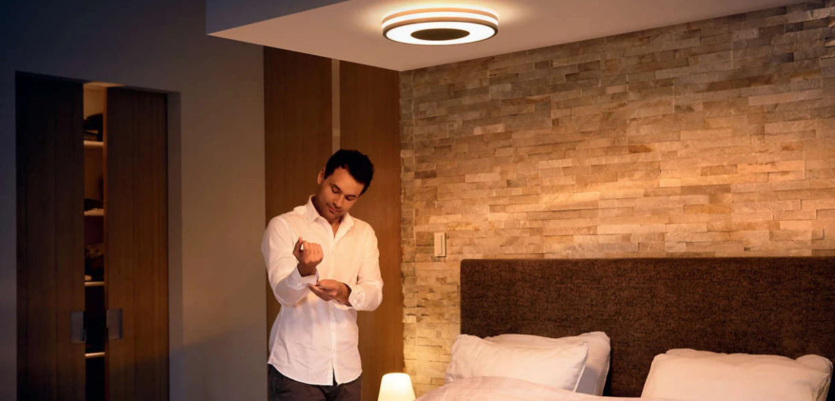 PHILIPS-HUE-BEING-1X32W-24V-STROPNY-LUSTER_