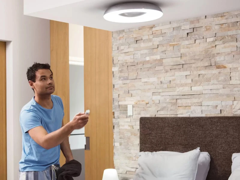 Bluetooth-stropny-luster-Philips_