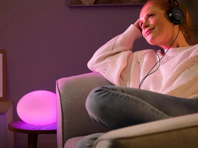 stylovy-doplnok-stolova-lampa-Philips_