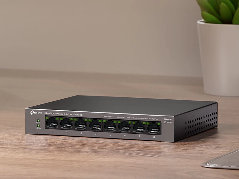 TP LINK LS108GP 8 gigabitovy desktop switch.