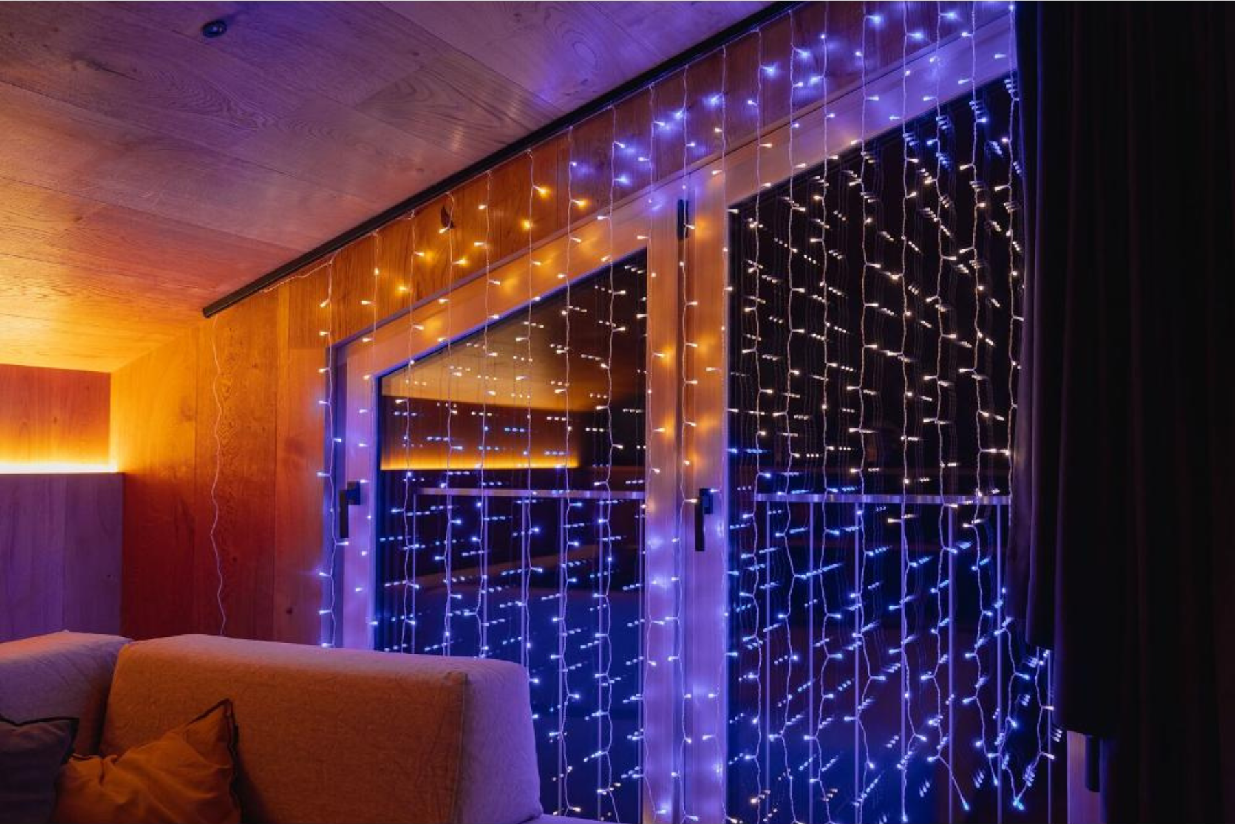 Vonkajšie dekoratívne osvetlenie Twinkly Curtain Gen II RGBW – LED uvod