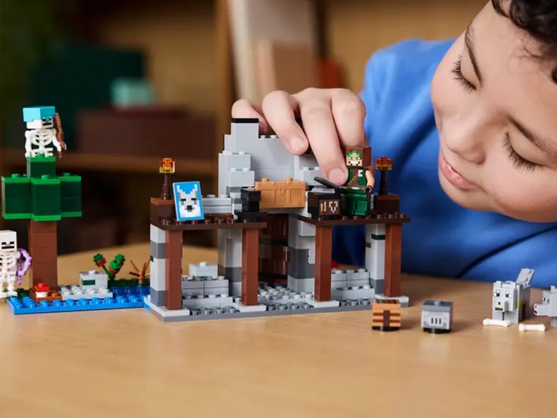 LEGO MINECRAFT Vlčia pevnosť.