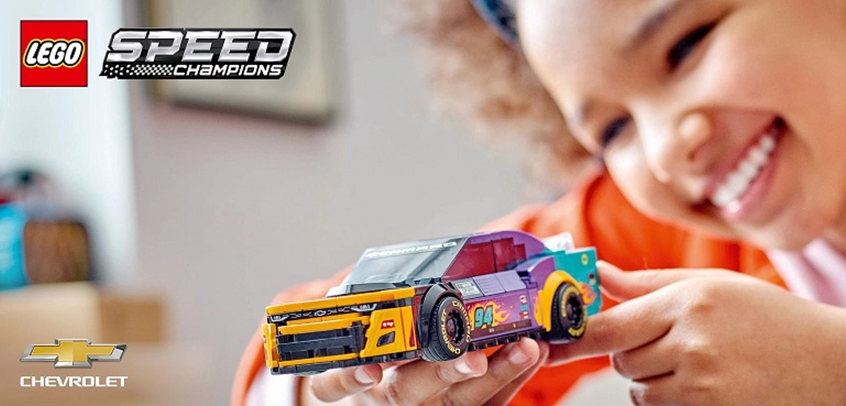 HERO LEGO Speed Champions 76935 NASCAR Next Gen Chevrolet Camaro ZL1.