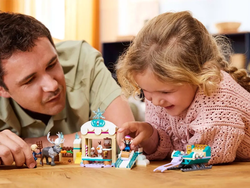 LEGO® Disney Frozen 43256 .