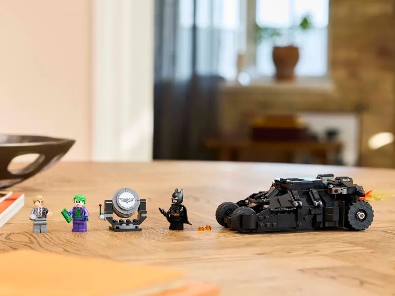 Stavebnica LEGO&reg; DC 76303 Batman&trade; Batman&trade; Tumbler vs. Two-Face&trade; a Joker&trade;