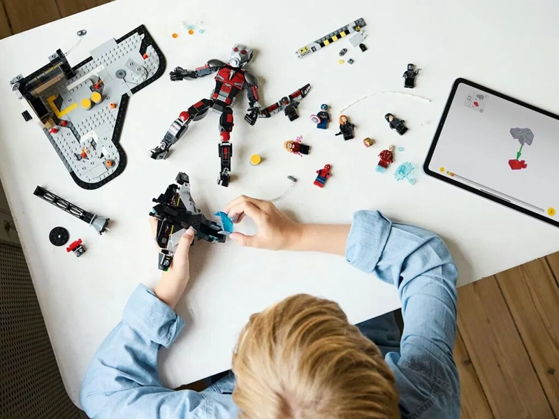 Stavebnica LEGO® Marvel 76314 Akčná bitka – Captain America: Občianska vojna